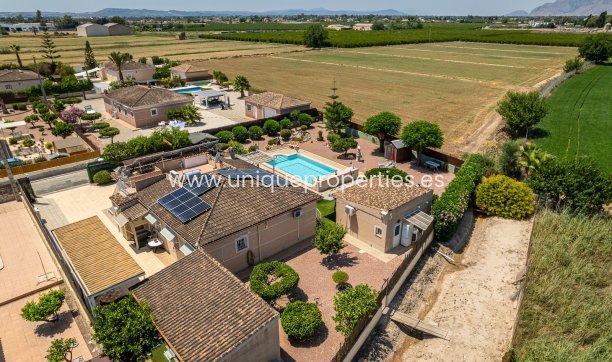 Reventa - House -
CATRAL - Catral