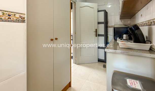 Reventa - House -
CATRAL - Catral