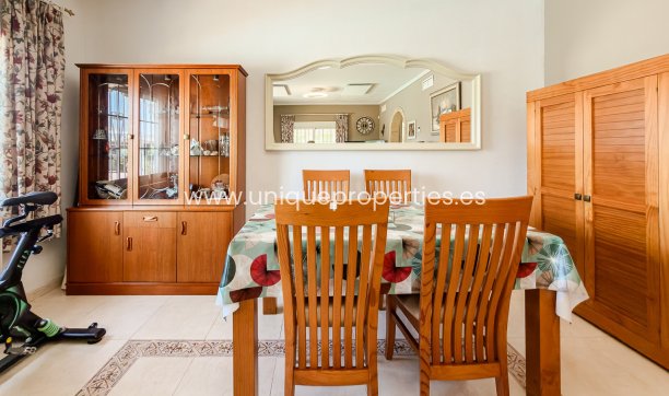 Reventa - House -
CATRAL - Catral