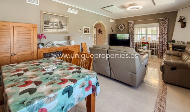 Reventa - House -
CATRAL - Catral