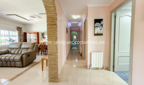 Reventa - House -
CATRAL - Catral