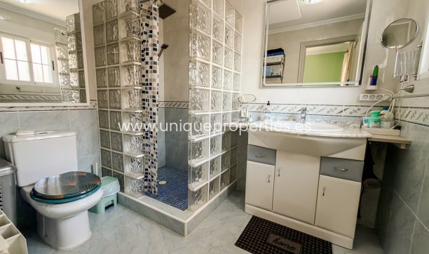 Reventa - House -
CATRAL - Catral