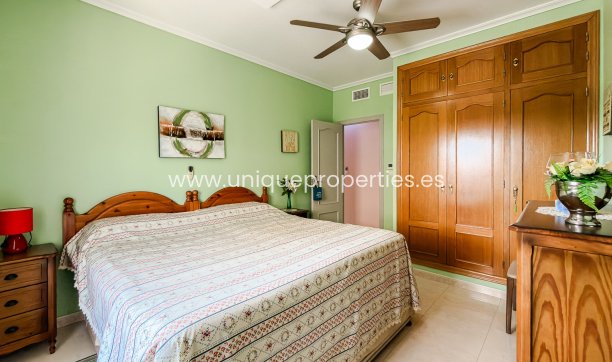 Reventa - House -
CATRAL - Catral