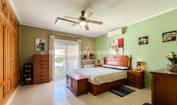 Reventa - House -
CATRAL - Catral