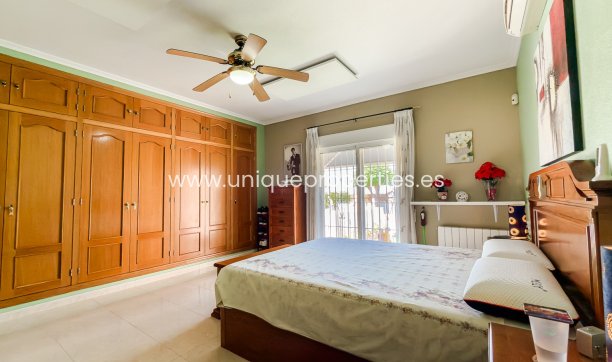 Reventa - House -
CATRAL - Catral