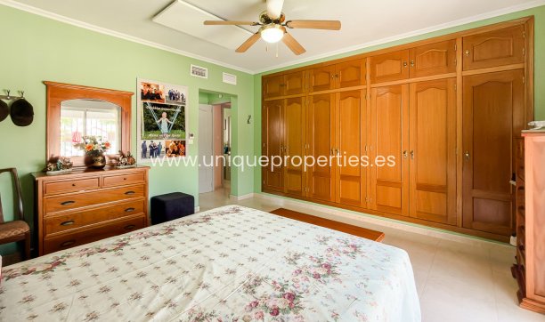 Reventa - House -
CATRAL - Catral