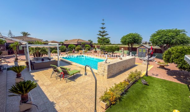 Reventa - House -
CATRAL - Catral