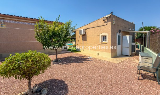 Reventa - House -
CATRAL - Catral
