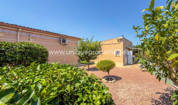 Reventa - House -
CATRAL - Catral
