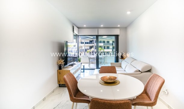 Revente - Apartment -
Torrevieja