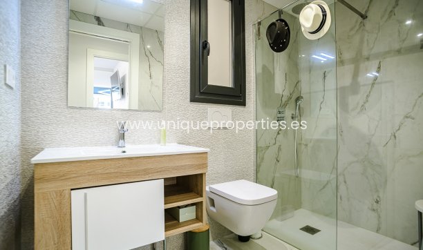Revente - Apartment -
Torrevieja