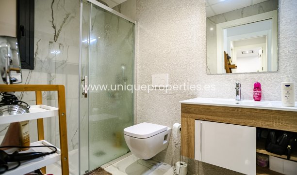 Revente - Apartment -
Torrevieja