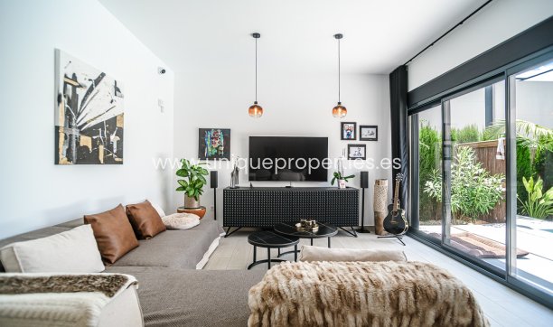 Resale - Villa -
Algorfa - La Finca Golf