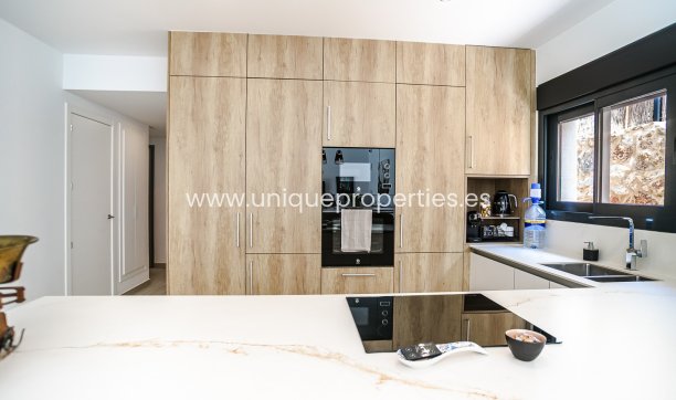 Resale - Villa -
Algorfa - La Finca Golf