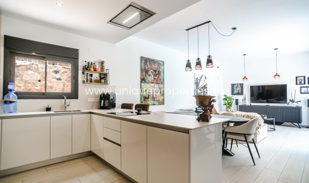 Resale - Villa -
Algorfa - La Finca Golf