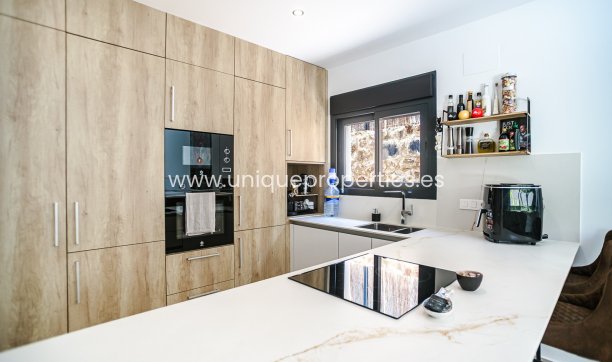 Resale - Villa -
Algorfa - La Finca Golf