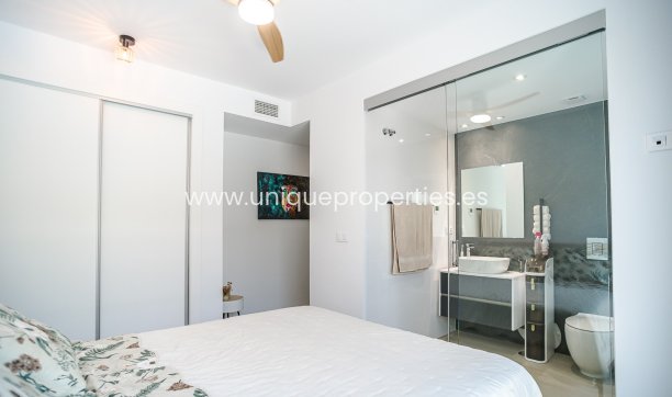 Resale - Villa -
Algorfa - La Finca Golf