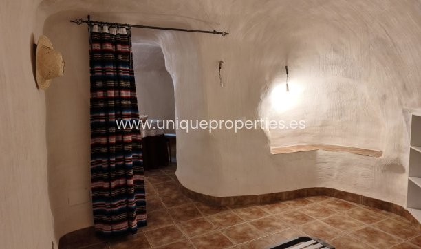 Resale - Cave House -
Huescar