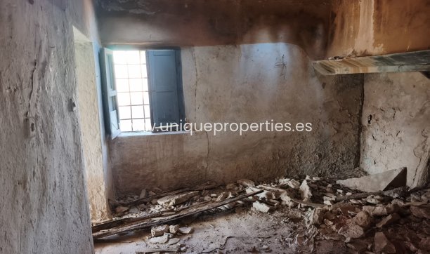 Herverkoop - Cortijo -
Castril
