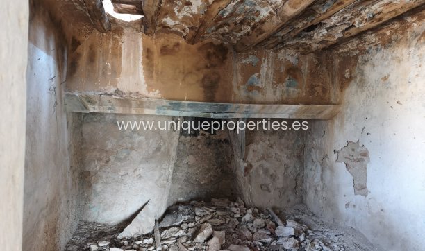 Herverkoop - Cortijo -
Castril