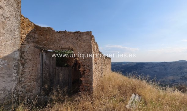 Herverkoop - Cortijo -
Castril