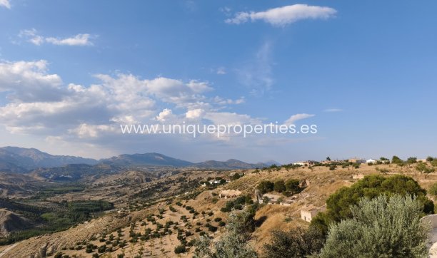 Herverkoop - Cortijo -
Castril