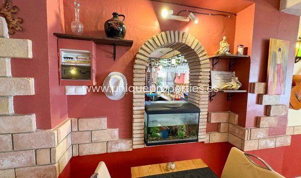 Resale - Commercial Property -
Torrevieja - La Veleta