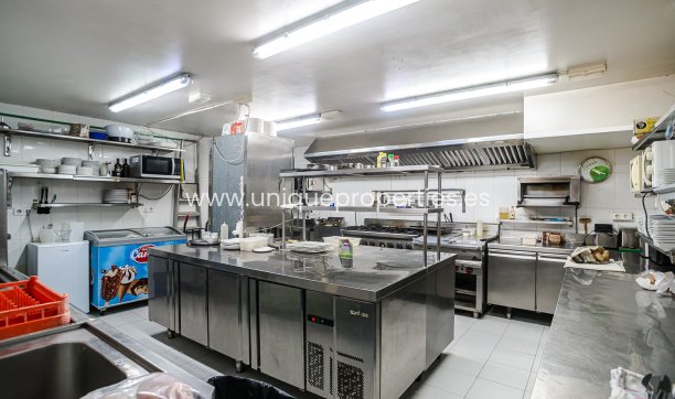 Resale - Commercial Property -
Torrevieja - La Veleta