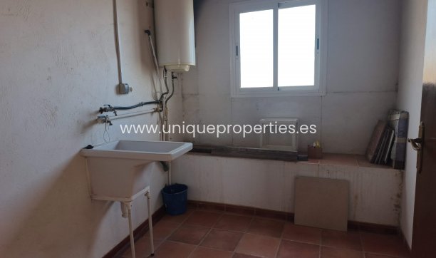 Herverkoop - Village House -
Somontin