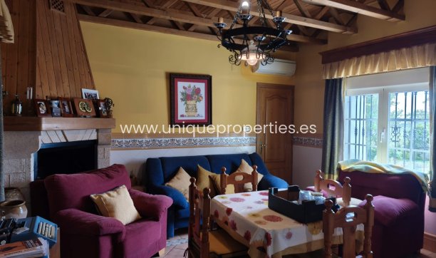 Resale - Villa -
Castril