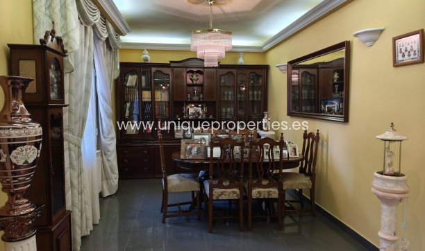 Resale - Villa -
Castril