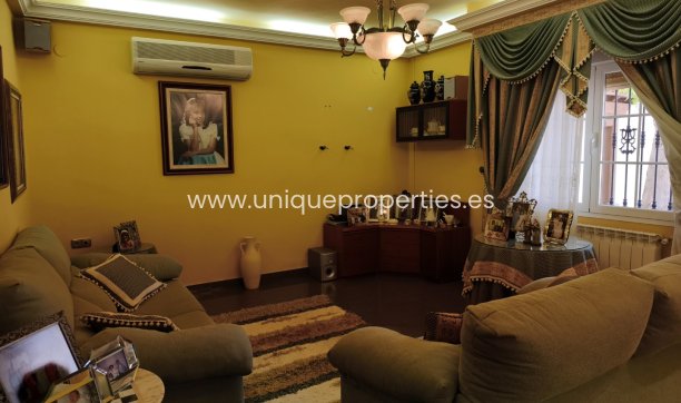 Resale - Villa -
Castril
