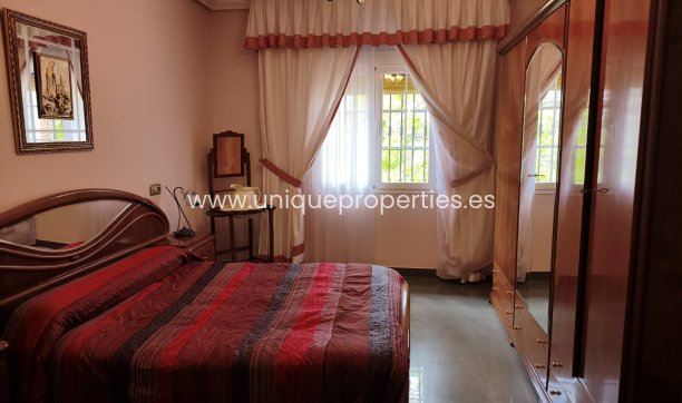 Resale - Villa -
Castril
