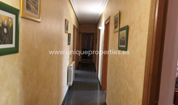 Resale - Villa -
Castril