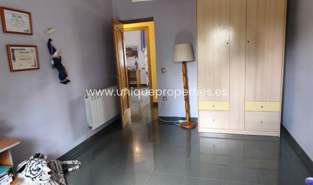 Resale - Villa -
Castril
