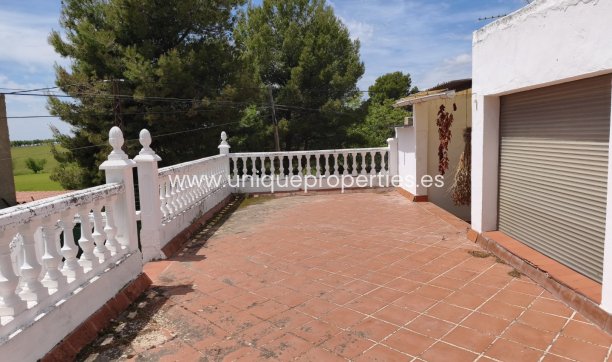 Resale - Villa -
Castril