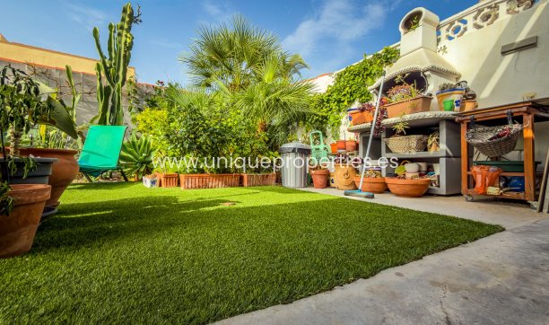 Resale - Villa -
Torrevieja - Torreta - Florida