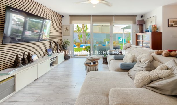 Resale - Villa -
Torrevieja - Torreta - Florida