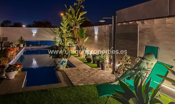 Resale - Villa -
Torrevieja - Torreta - Florida