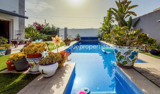 Resale - Villa -
Torrevieja - Torreta - Florida