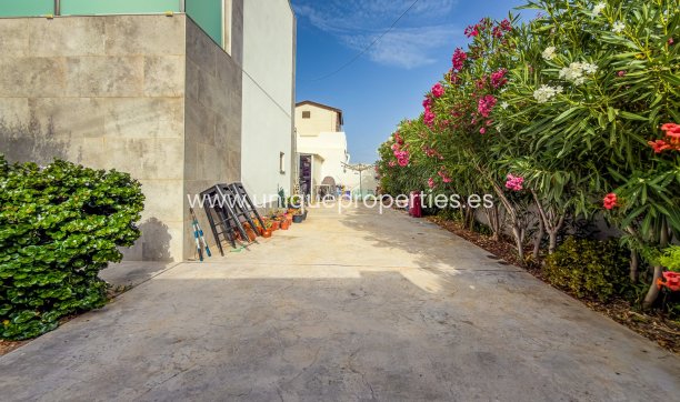 Resale - Villa -
Torrevieja - Torreta - Florida