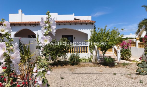 Resale - Villa -
Mojacár
