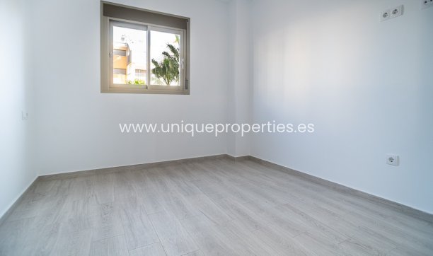 Resale - Apartment -
Orihuela Costa - Los Dolses