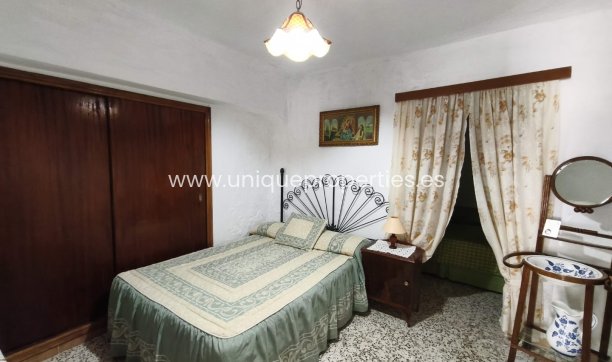 Revente - Cave House -
Margen de Abajo