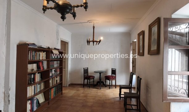 Reventa - Village House -
Seron