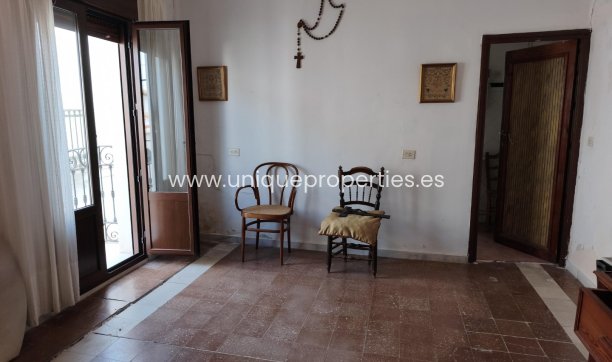 Reventa - Village House -
Seron