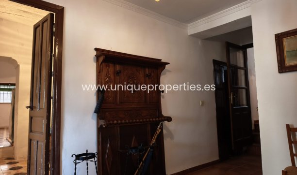 Reventa - Village House -
Seron