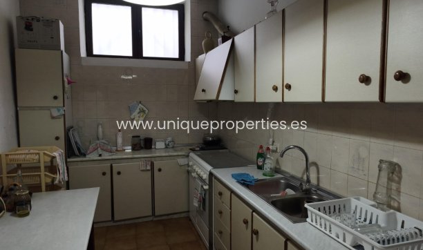 Reventa - Village House -
Seron