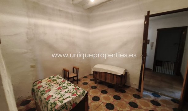 Reventa - Village House -
Seron