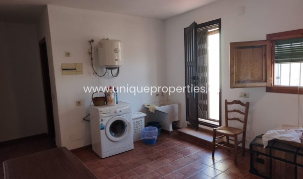 Reventa - Village House -
Seron
